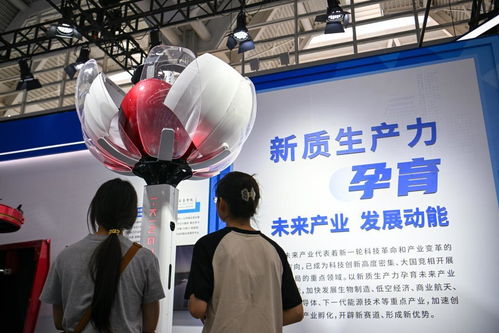 新華全媒 智博會(huì)上看“智造”——仿生機(jī)器人與無(wú)人科技引領(lǐng)智能新時(shí)代